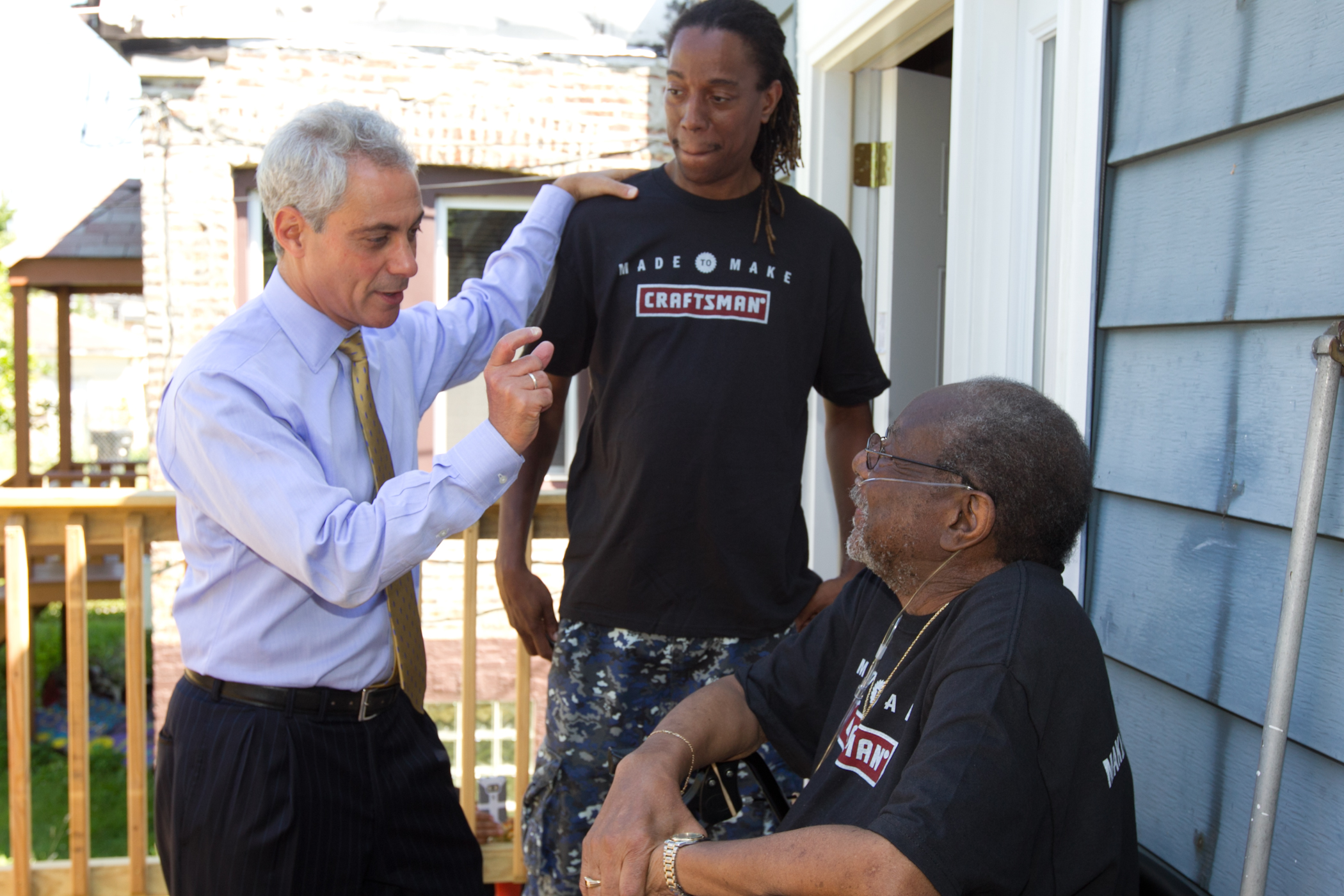 Mayor Emanuel speaks to Mac Jones and son, Mac Jr. at the Craftsman “Make a Difference” Tour.